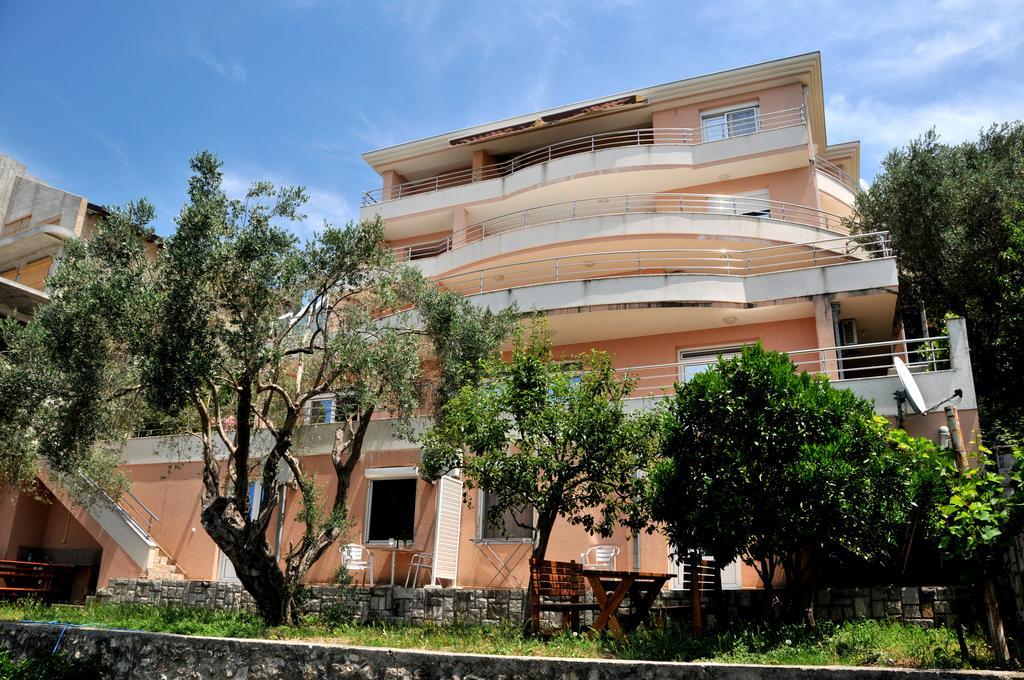 Nikic Apartments อุลซิน ภายนอก รูปภาพ