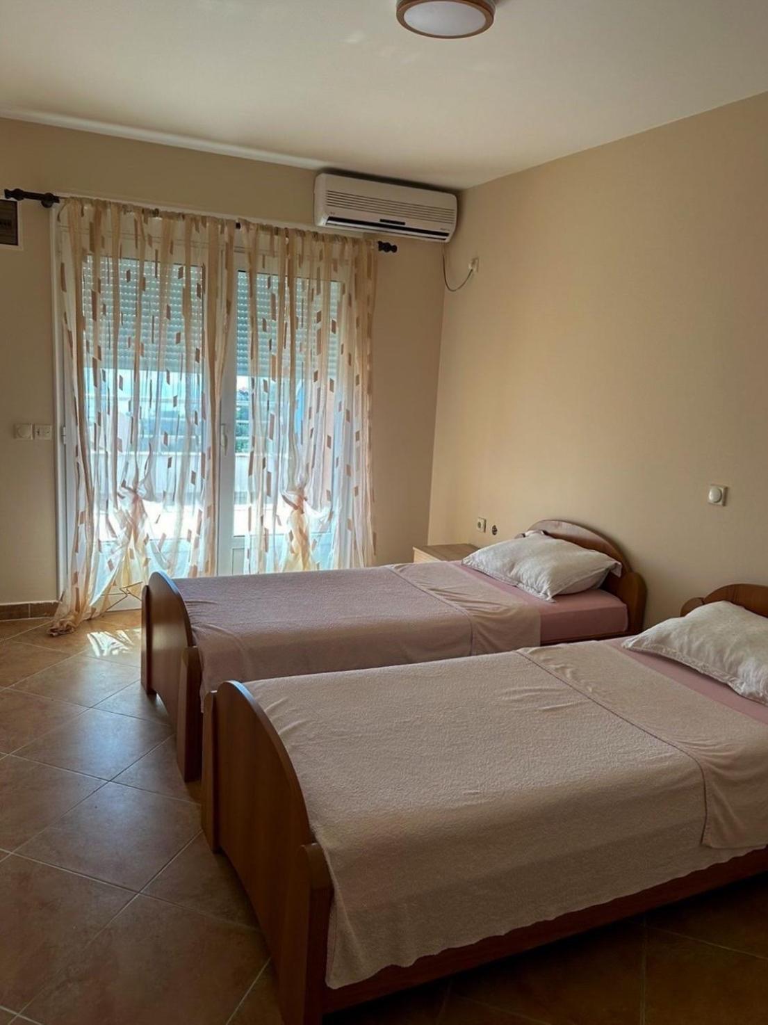 Nikic Apartments อุลซิน ภายนอก รูปภาพ