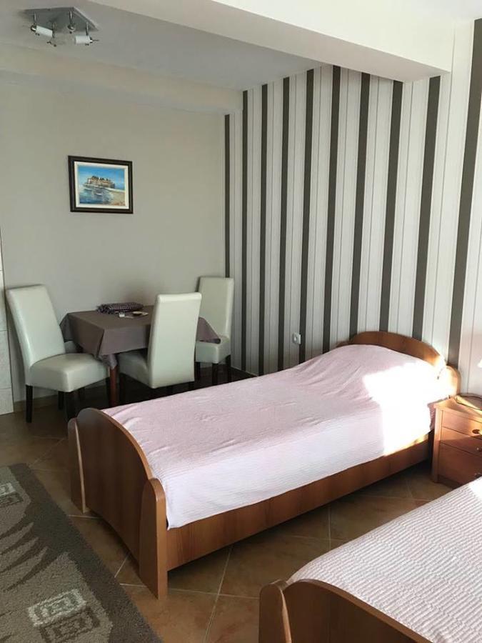Nikic Apartments อุลซิน ภายนอก รูปภาพ